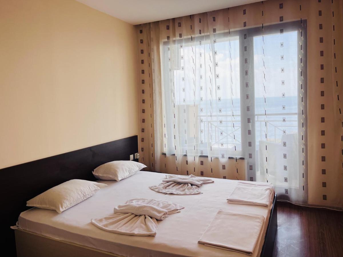 Sea View Rental Front Beach Golden Sands Luaran gambar
