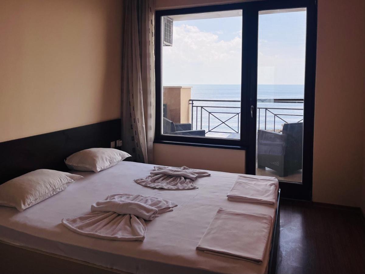 Sea View Rental Front Beach Golden Sands Luaran gambar