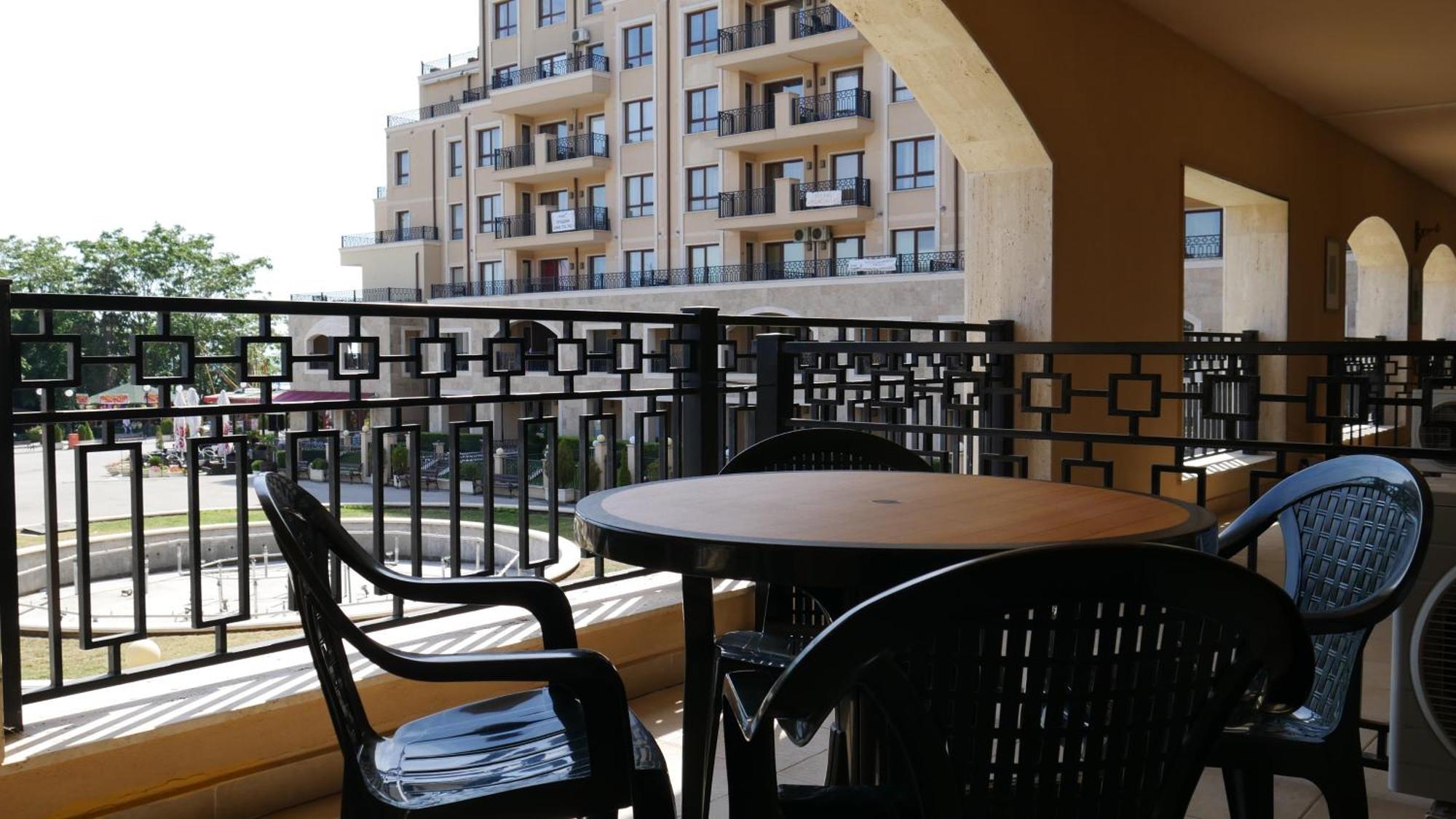 Sea View Rental Front Beach Golden Sands Bilik gambar