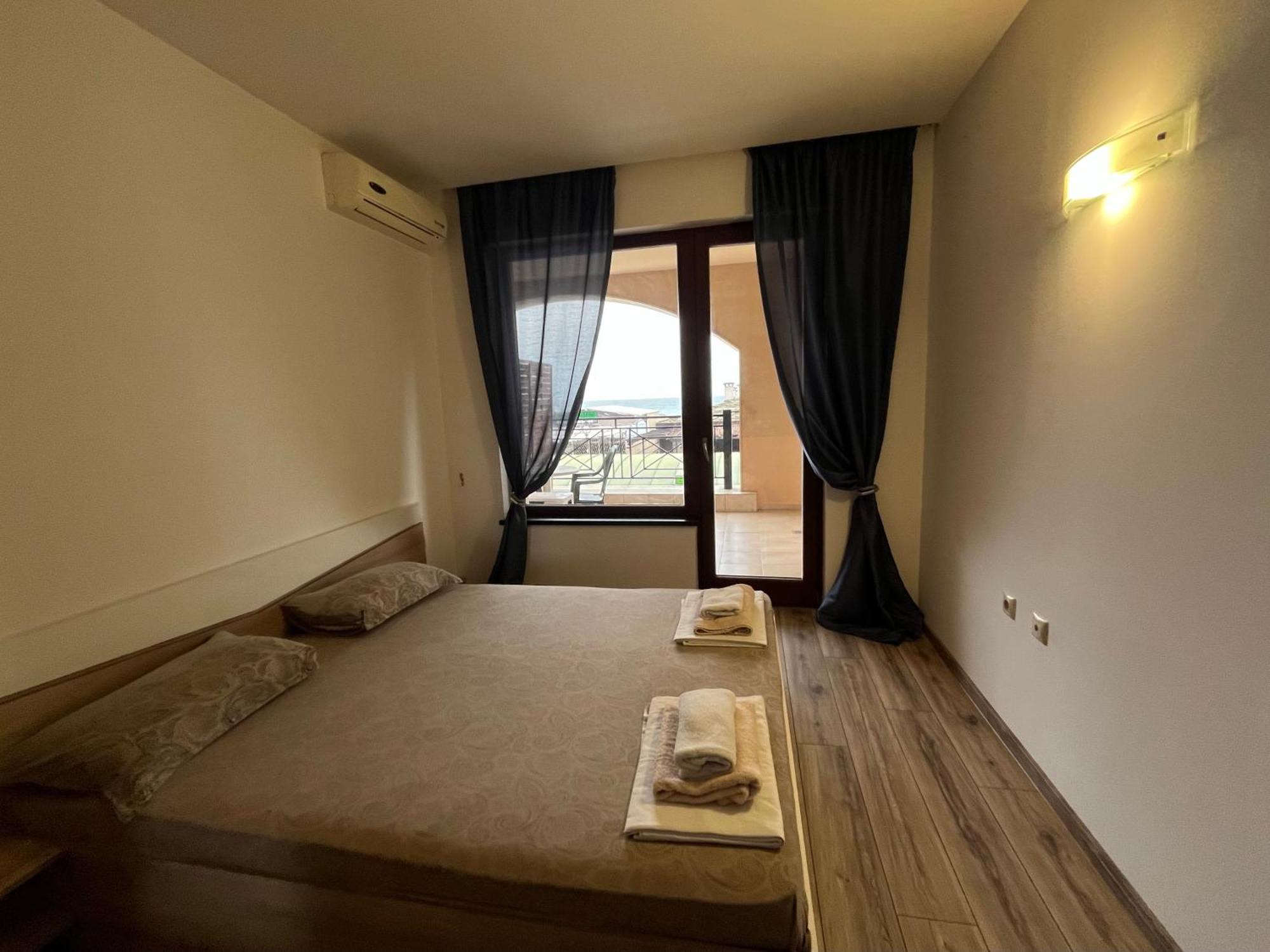 Sea View Rental Front Beach Golden Sands Luaran gambar